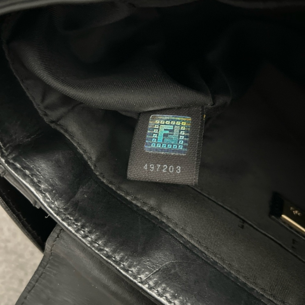 ❗️SOLD❗️ FENDI Y2K Grande Tuc Nero Black Leather Gold Lock Bag - Picture 11 of 12